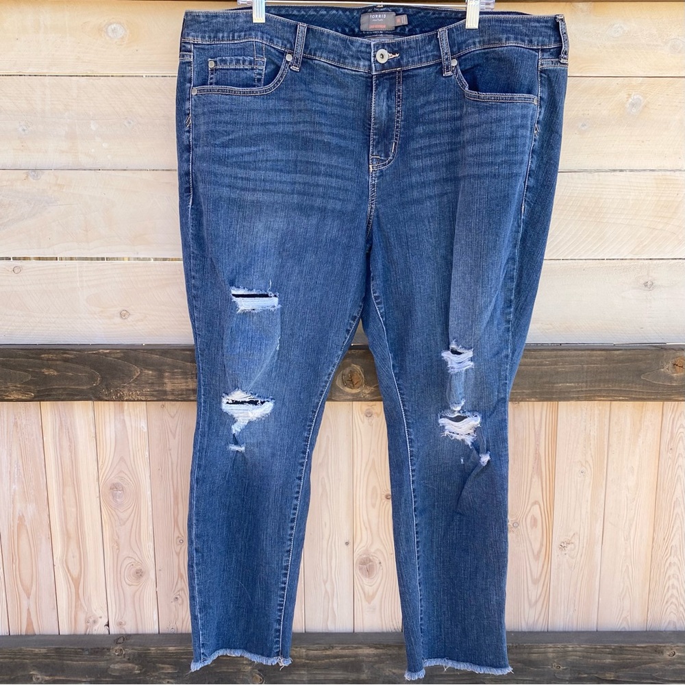 Torrid Crop Boyfriend Vintage Stretch Denim Jeans Size 20
